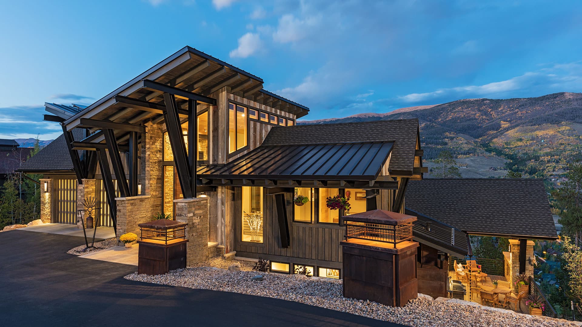 GoldenEagle-exterior